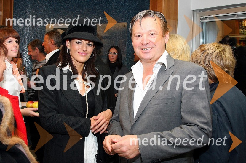 Nataša Dobelšek, manekenka in novinarka in Matjaž Tomlje, poslovnež in lastnik revij Avto.šport ter Fashion AvenuePrvi rojstni dan Dermatološko medicinskega centra Dimnik - Žgavec