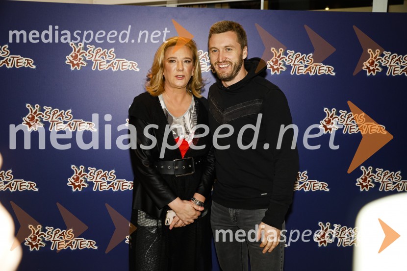  Urška Alič, ustanoviteljica in direktorica Špas teatra;  Denis Avdić, voditeljErotika po Emeršiču, premiera predstave Bojana Emeršiča