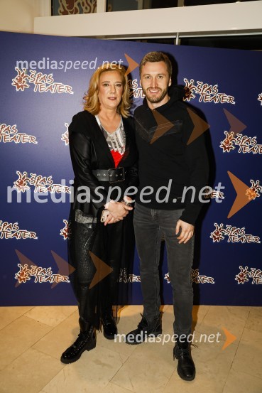  Urška Alič, ustanoviteljica in direktorica Špas teatra;  Denis Avdić, voditeljErotika po Emeršiču, premiera predstave Bojana Emeršiča