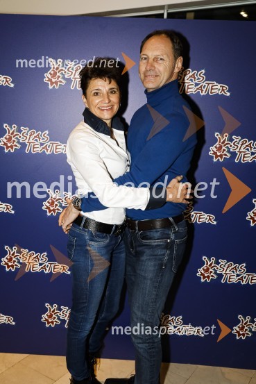  Andreja Potrebuješ;  Jože Potrebuješ, skupina ČukiErotika po Emeršiču, premiera predstave Bojana Emeršiča