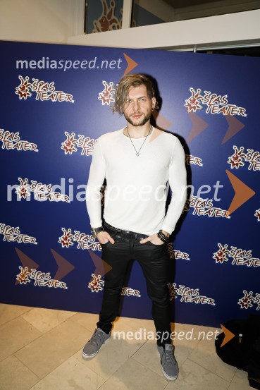  Klemen Bunderla, radijski voditelj, radio AktualErotika po Emeršiču, premiera predstave Bojana Emeršiča