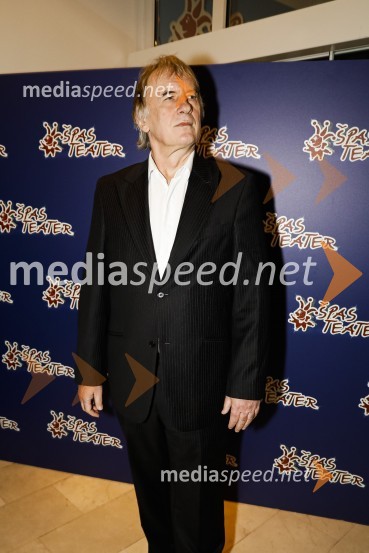  Jonas Žnidaršič, igralecErotika po Emeršiču, premiera predstave Bojana Emeršiča