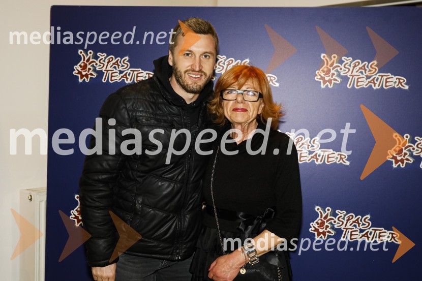  Denis Avdić, voditelj;  ... Erotika po Emeršiču, premiera predstave Bojana Emeršiča