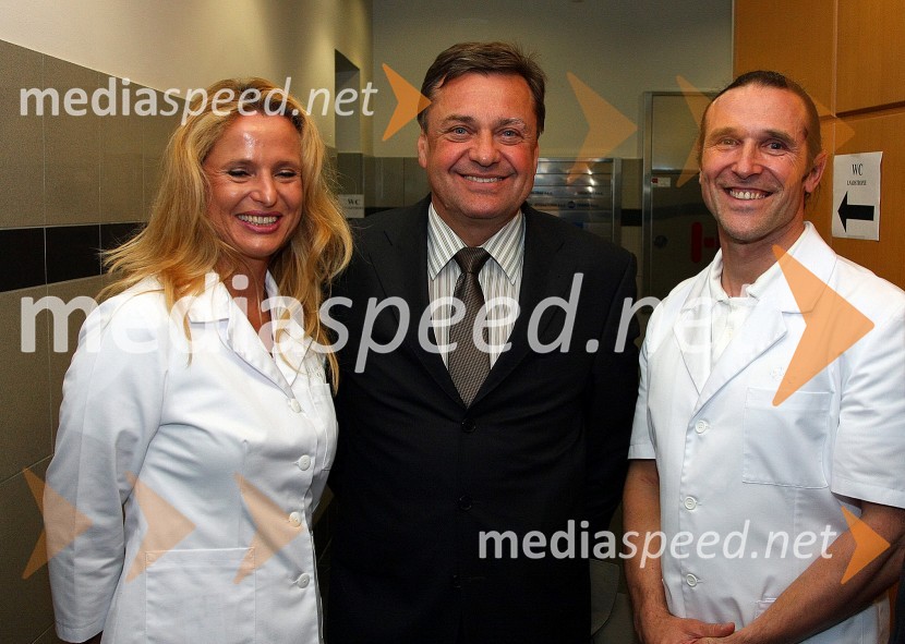 Diana Dimnik, dr. med. in lastnica podjetja Medias, Zoran Jankovič, župan Ljubljane, in Borut Žgavec, dr. med., dermatovenerologPrvi rojstni dan Dermatološko medicinskega centra Dimnik - Žgavec