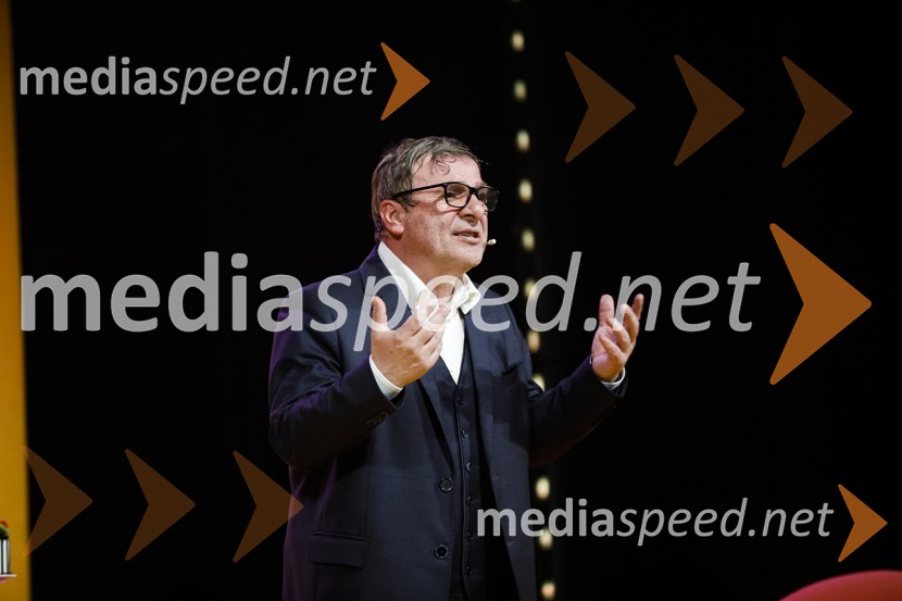  Bojan Emeršič, igralecErotika po Emeršiču, premiera predstave Bojana Emeršiča