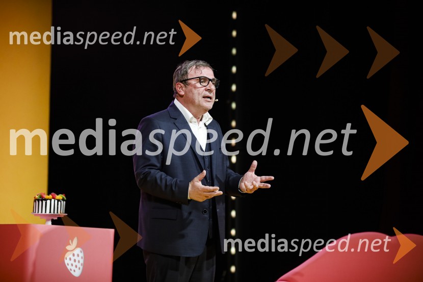  Bojan Emeršič, igralecErotika po Emeršiču, premiera predstave Bojana Emeršiča