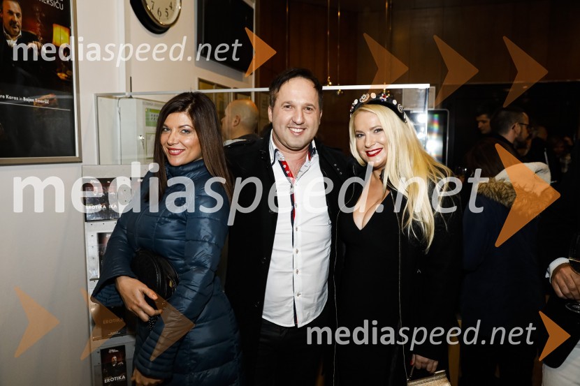  Jasna Kuljaj, TV voditeljica;  Alesh Maatko, novinar;  Danica Lovenjak, novinarkaErotika po Emeršiču, premiera predstave Bojana Emeršiča
