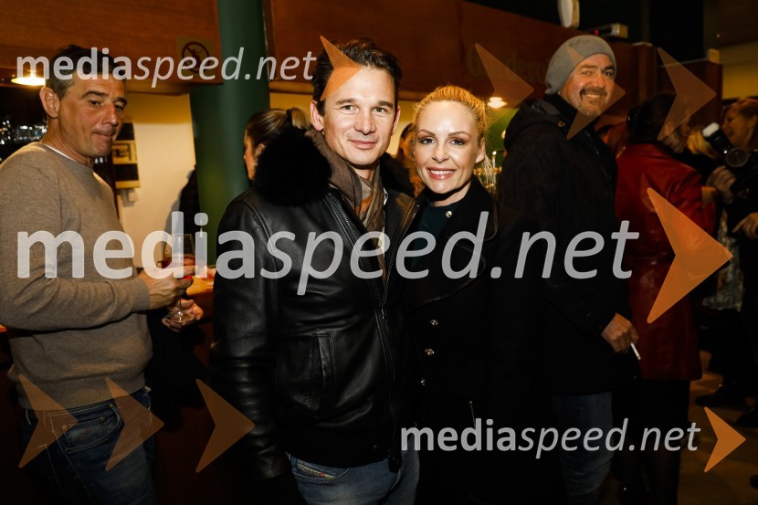  Gregor  Kirsch, osebni trener;  Špela Grošelj, pevkaErotika po Emeršiču, premiera predstave Bojana Emeršiča