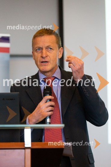  Zoran  Stančič, vodja predstavništva Evropske komisije v SlovenijiTea with Reason