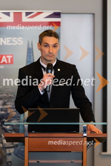  Bojan Ivanc, CFA, CAIA, član upravnega odbora društva CFA Slovenija in glavni ekonomist Analitike GZS, lokalni koordinator CFA Research Challenge 2018Tea with Reason