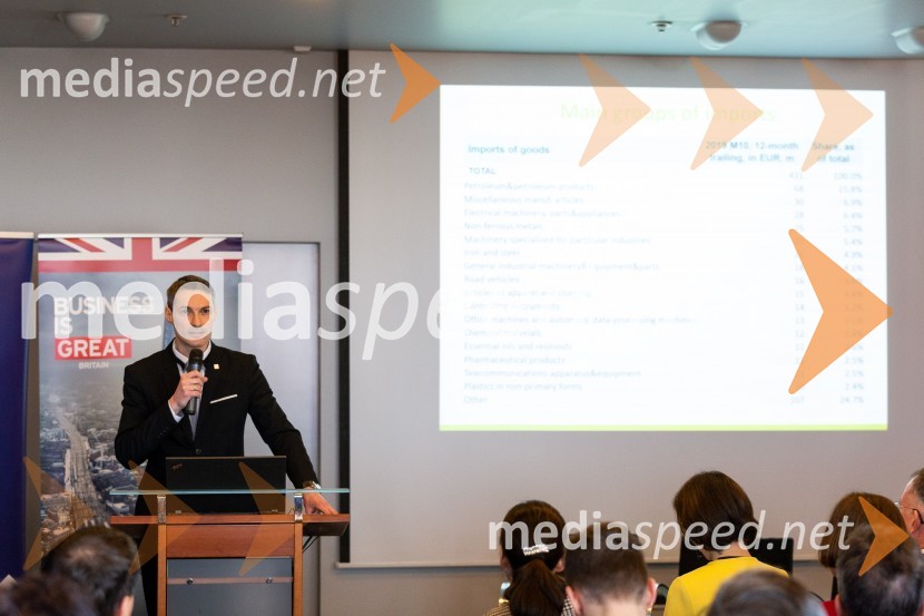  Bojan Ivanc, CFA, CAIA, član upravnega odbora društva CFA Slovenija in glavni ekonomist Analitike GZS, lokalni koordinator CFA Research Challenge 2018Tea with Reason