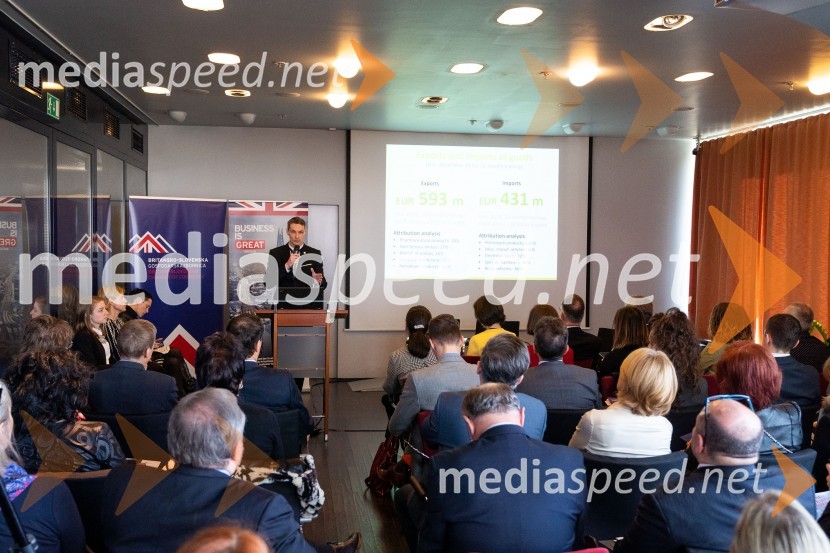  Bojan Ivanc, CFA, CAIA, član upravnega odbora društva CFA Slovenija in glavni ekonomist Analitike GZS, lokalni koordinator CFA Research Challenge 2018Tea with Reason