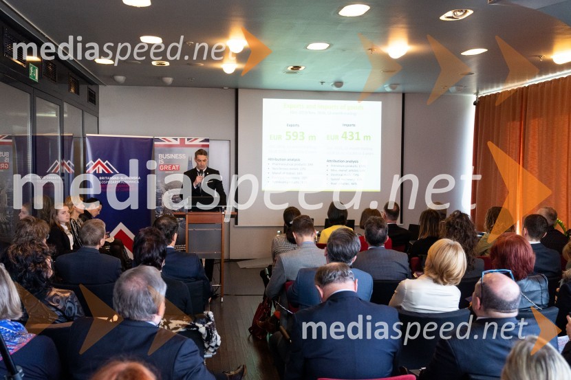  Bojan Ivanc, CFA, CAIA, član upravnega odbora društva CFA Slovenija in glavni ekonomist Analitike GZS, lokalni koordinator CFA Research Challenge 2018Tea with Reason