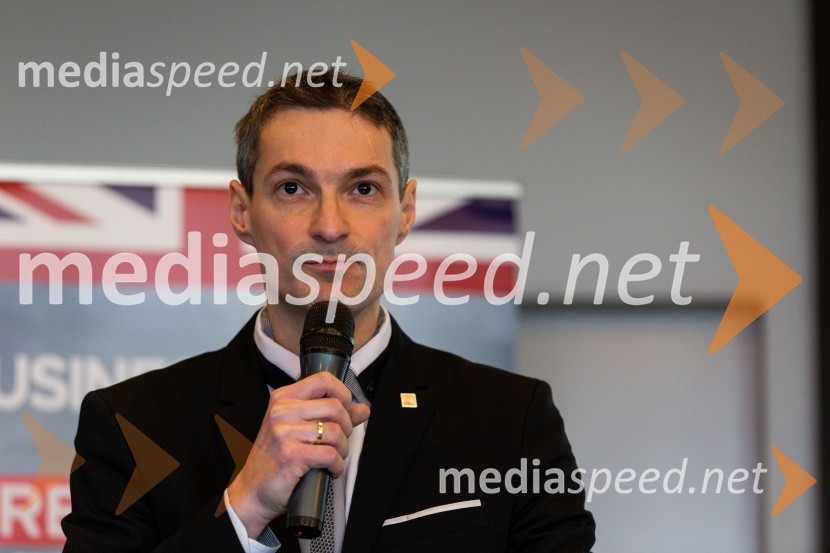  Bojan Ivanc, CFA, CAIA, član upravnega odbora društva CFA Slovenija in glavni ekonomist Analitike GZS, lokalni koordinator CFA Research Challenge 2018Tea with Reason