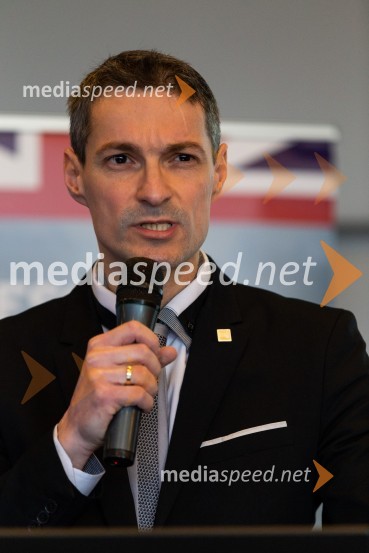  Bojan Ivanc, CFA, CAIA, član upravnega odbora društva CFA Slovenija in glavni ekonomist Analitike GZS, lokalni koordinator CFA Research Challenge 2018Tea with Reason