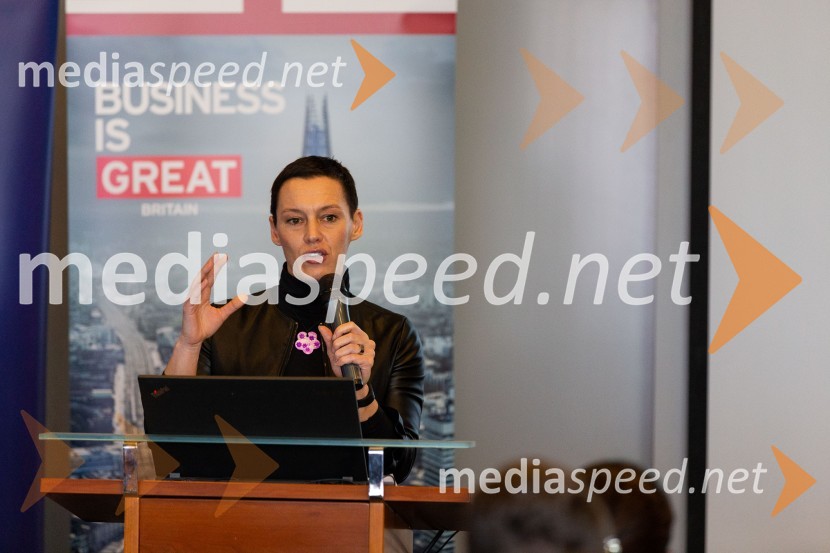 dr. Tjaša  Redek, Profesorica, Ekonomska fakultetaTea with Reason