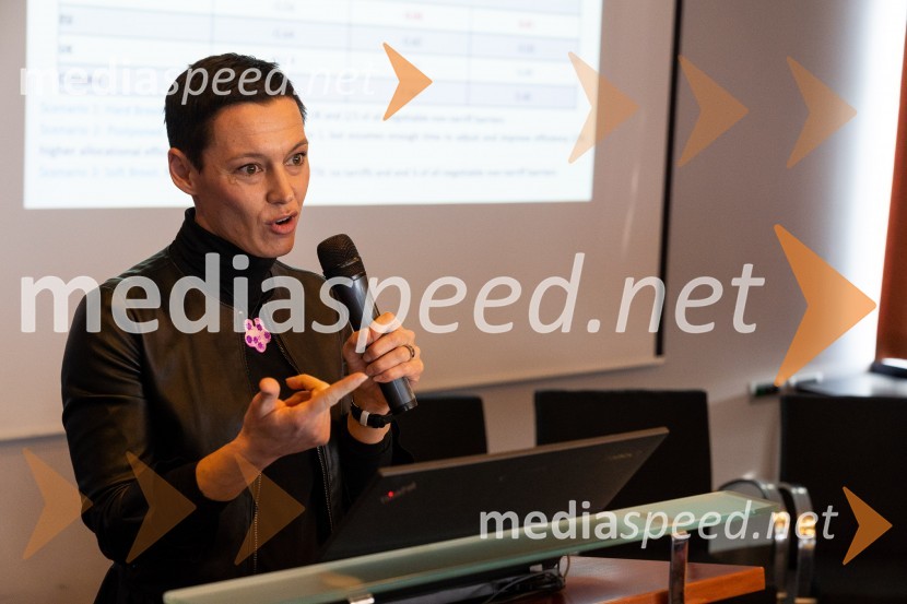 dr. Tjaša  Redek, Profesorica, Ekonomska fakultetaTea with Reason