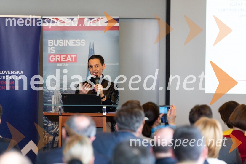 dr. Tjaša  Redek, Profesorica, Ekonomska fakultetaTea with Reason