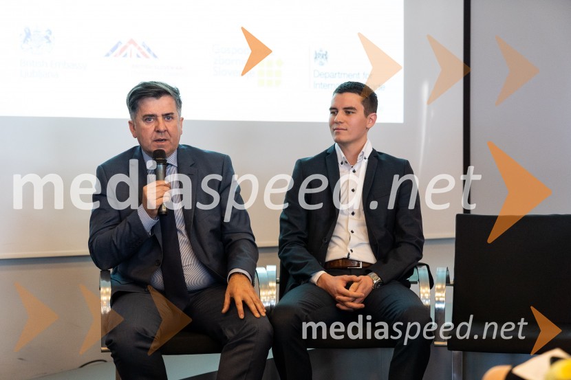  Božo  Černila, direktor, Trimo;  Janez  Mikelj, prodajni manager, 2HM LogisticsTea with Reason