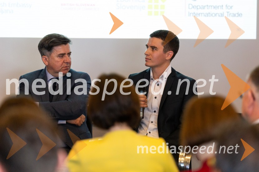  Božo  Černila, direktor, Trimo;  Janez  Mikelj, prodajni manager, 2HM LogisticsTea with Reason