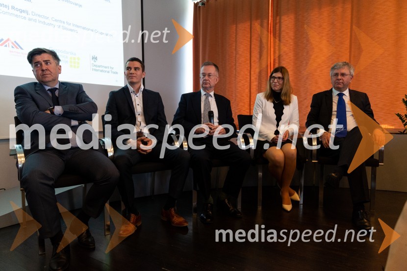  Božo  Černila, direktor, Trimo;  Janez  Mikelj, prodajni manager, 2HM Logistics;  Tim  Abrahams, podjetnik;  Anka  Pogačnik, Tax Manager, Ernst & Young Svetovanje;  Iztok Grmek, Ministrstvo za zunanje zadeveTea with Reason