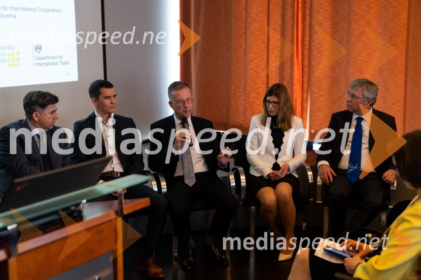  Božo  Černila, direktor, Trimo;  Janez  Mikelj, prodajni manager, 2HM Logistics;  Tim  Abrahams, podjetnik;  Anka  Pogačnik, Tax Manager, Ernst & Young Svetovanje;  Iztok Grmek, Ministrstvo za zunanje zadeveTea with Reason
