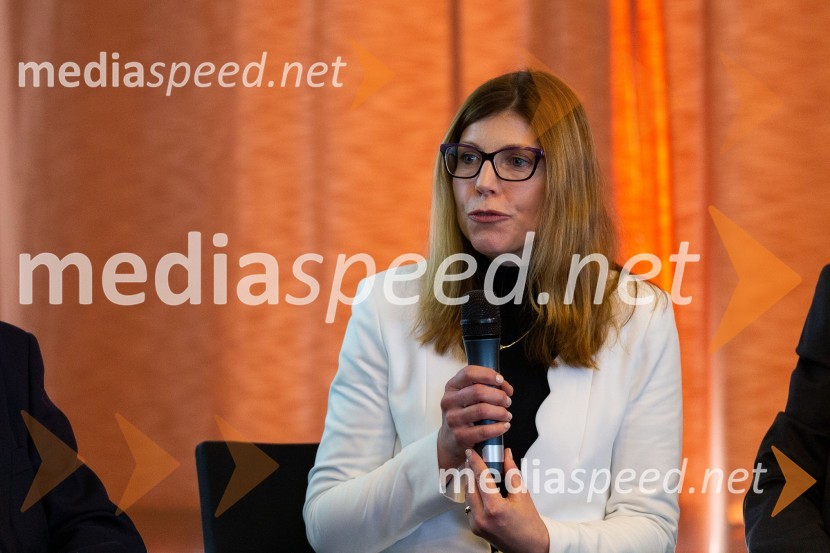  Anka  Pogačnik, Tax Manager, Ernst & Young SvetovanjeTea with Reason