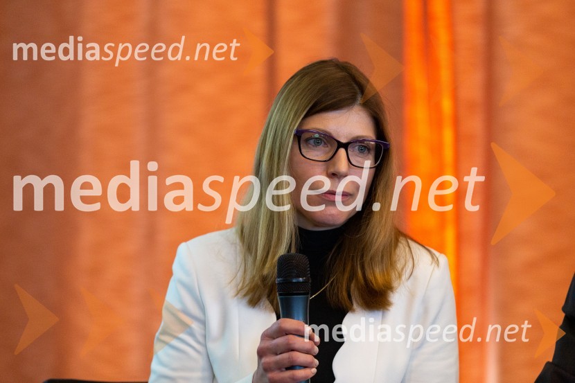  Anka  Pogačnik, Tax Manager, Ernst & Young SvetovanjeTea with Reason