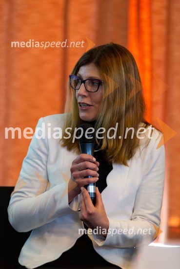  Anka  Pogačnik, Tax Manager, Ernst & Young SvetovanjeTea with Reason