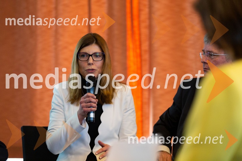  Anka  Pogačnik, Tax Manager, Ernst & Young SvetovanjeTea with Reason