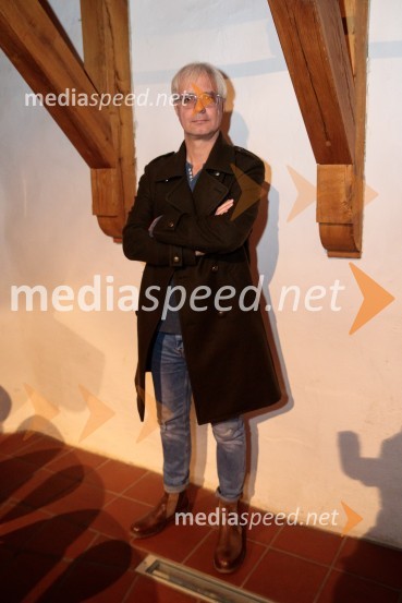 Večja od vseh, premiera monodrame Prešernovo gledališče Kranj