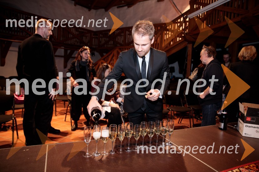 Večja od vseh, premiera monodrame Prešernovo gledališče Kranj