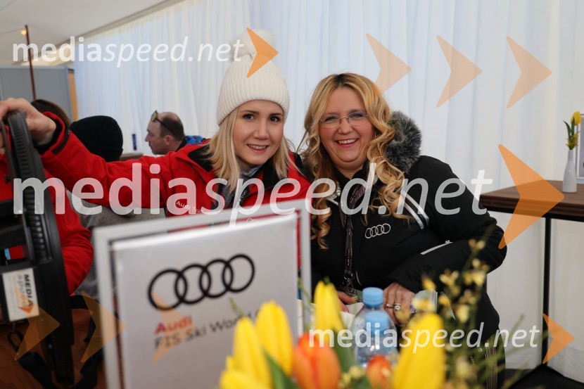  Natalija Cvetko, vodja projektov, Mediaspeed;  Ljudmila Bogataj, marketing Audi, Porsche SlovenijaZlata lisica 2020 VIP druženje, sobota