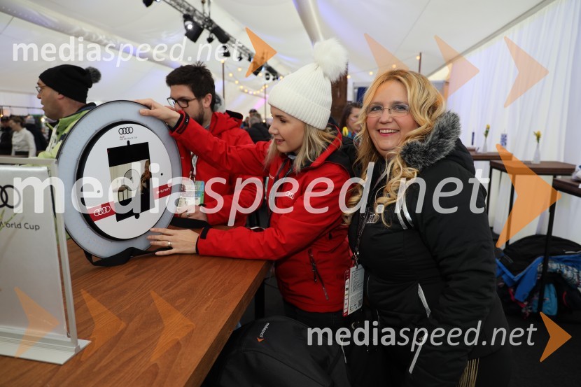  Natalija Cvetko, vodja projektov, Mediaspeed;  Ljudmila Bogataj, marketing Audi, Porsche SlovenijaZlata lisica 2020 VIP druženje, sobota