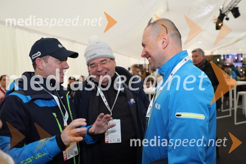  Enzo Smrekar, predsednik uprave Droge Kolinske in glavni direktor strateškega poslovnega področja v Atlantic Grupi, predsednik SZS;  Srečko Vilar, generalni sekretar organizacijskega odbora 55. Zlate lisice;  Blaž Brodnjak, predsednik uprave NLBZlata lisica 2020 VIP druženje, sobota