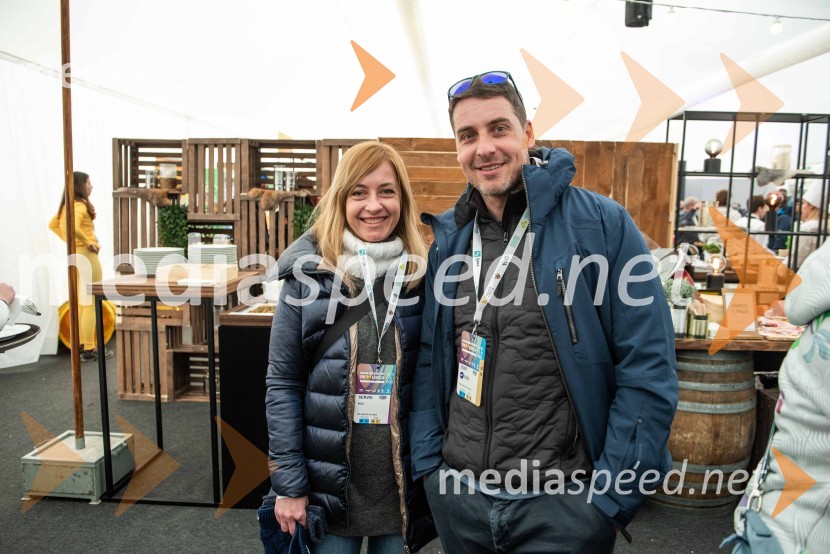  Manja Gradišek,  vodja tržnega komuniciranja in odnosov z javnostmi, NLB;  Dejan Pristovnik, direktor regije za poslovanje z malimi in srednjimi podjetji, NLBZlata lisica 2020 VIP druženje, sobota