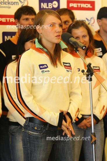 …, alpska smučarkaSlovenska smučarska reprezentanca - predstavitev za sezono 2008/09