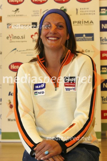 Petra Robnik, alpska smučarkaSlovenska smučarska reprezentanca - predstavitev za sezono 2008/09