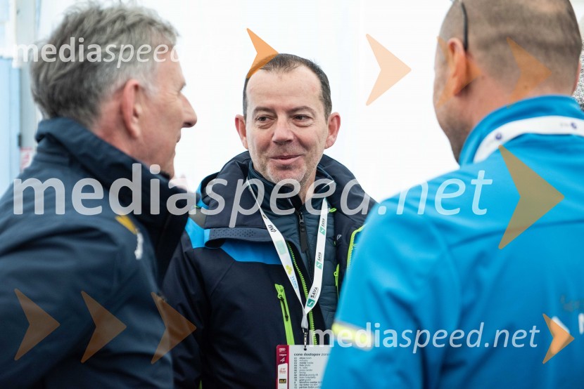  Trivo Krempl, direktor podjetja AJM d.o.o.;  Enzo Smrekar, predsednik uprave Droge Kolinske in glavni direktor strateškega poslovnega področja v Atlantic Grupi, predsednik SZS;  Blaž Brodnjak, predsednik uprave NLBZlata lisica 2020 VIP druženje, sobota