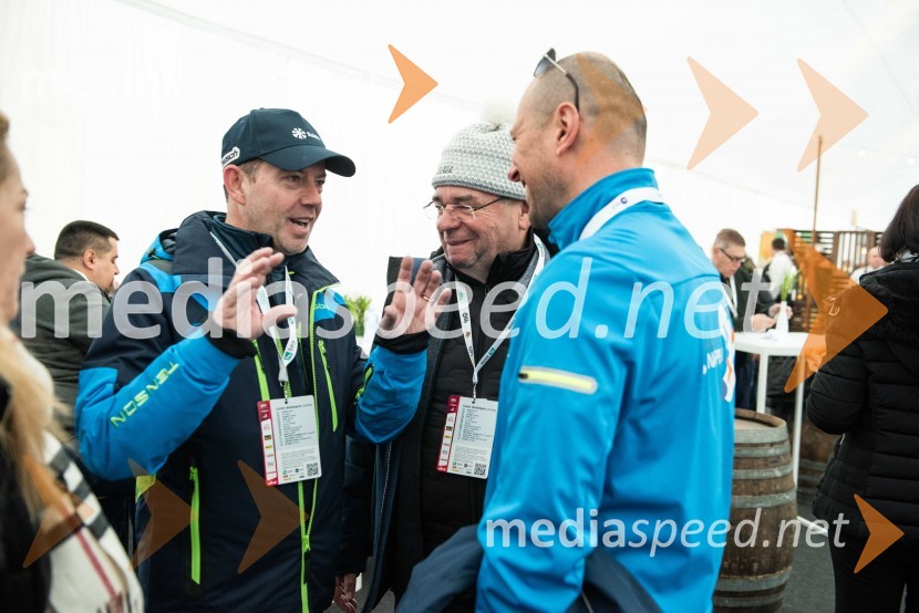  Enzo Smrekar, predsednik uprave Droge Kolinske in glavni direktor strateškega poslovnega področja v Atlantic Grupi, predsednik SZS;  Srečko Vilar, generalni sekretar organizacijskega odbora 55. Zlate lisice;  Blaž Brodnjak, predsednik uprave NLBZlata lisica 2020 VIP druženje, sobota