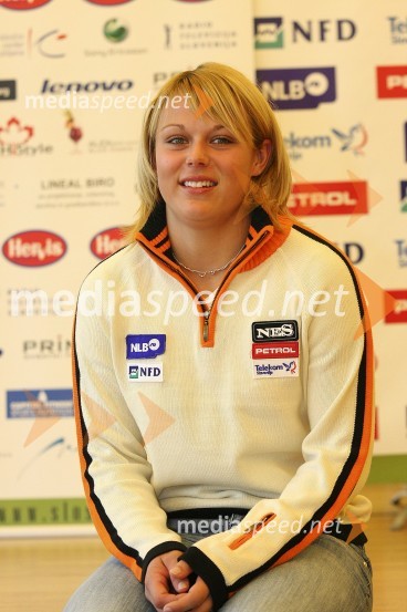 …, alpska smučarkaSlovenska smučarska reprezentanca - predstavitev za sezono 2008/09