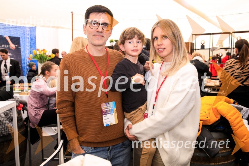  Donald Rose, direktor kreativne produkcije Pro Plus;  Dan Rose;  Bojana Ksela Rose, modna blogerkaZlata lisica 2020 VIP druženje, nedelja
