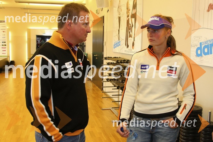 Božo Jaklin, vodja ženskih reprezentanc in Tina Maze, alpska smučarkaSlovenska smučarska reprezentanca - predstavitev za sezono 2008/09