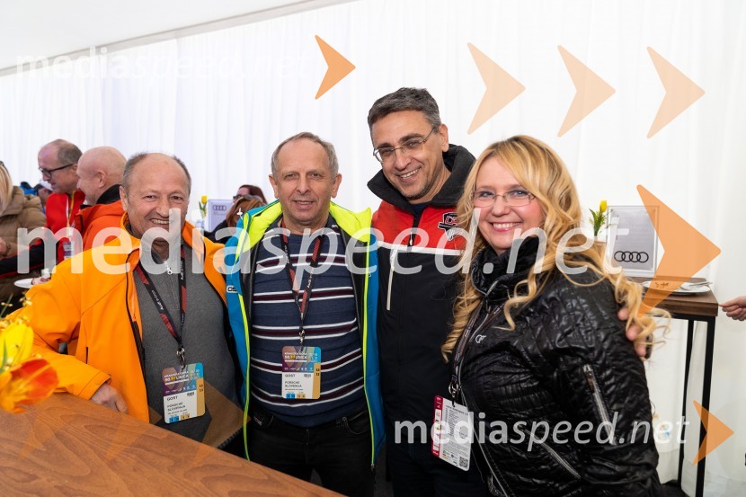  ... ;  ... ;  ... ;  Ljudmila Bogataj, marketing Audi, Porsche SlovenijaZlata lisica 2020 VIP druženje, nedelja