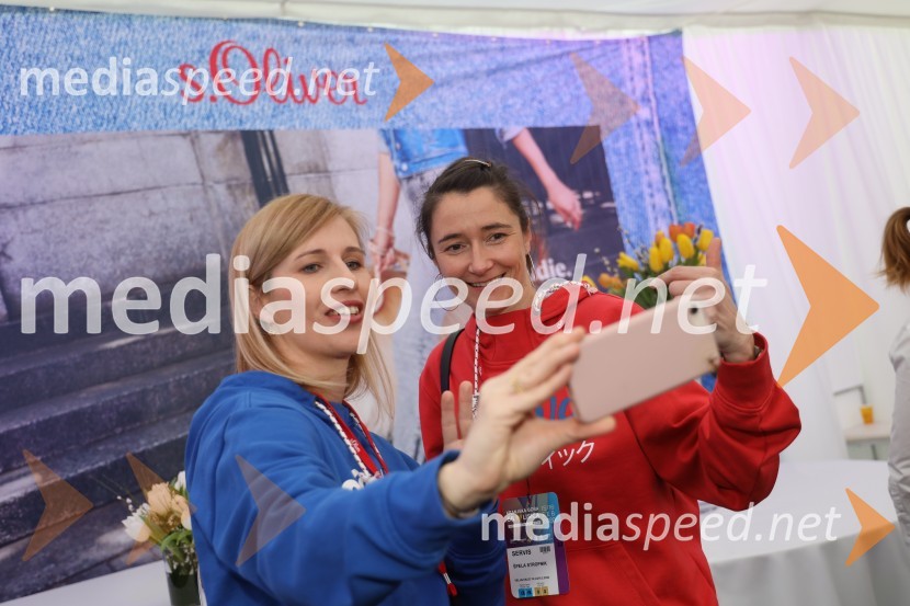  Katja  Janko Puh, vodja marketinga, s.Oliver;  Špela  Stropnik, marketing, s.OliverZlata lisica 2020 VIP druženje, nedelja