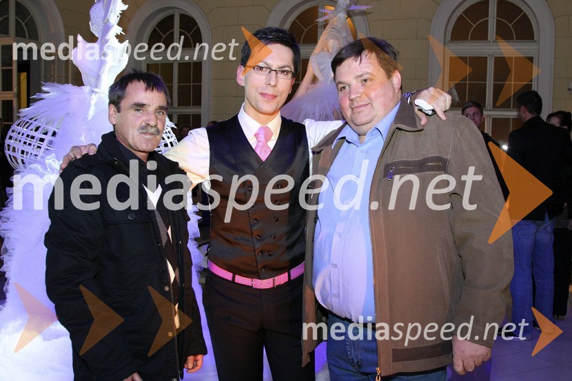 ..., Alan Hranitelj, kostumograf in modni oblikovalec in ...Alan Hranitelj- Razstava kreacij