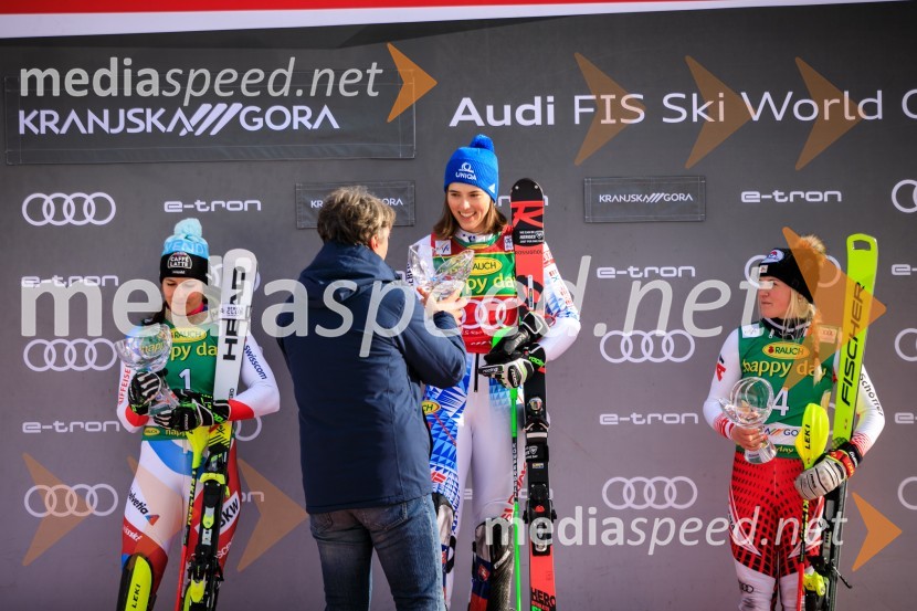 Velika zmaga Petre Vlhove, Zlata lisica 2020, nedelja