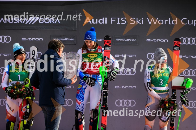 Velika zmaga Petre Vlhove, Zlata lisica 2020, nedelja