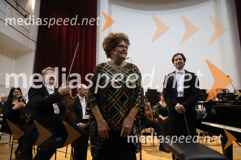  Saša Olenjuk, koncertni mojster;  Dubravka  Tomšič Srebotnjak, pianistka;  Simon Krečič, umetniški direktor Opere SNG Maribor4. koncert Simfoničnega cikla z Dubravko Tomšič Srebotnjak