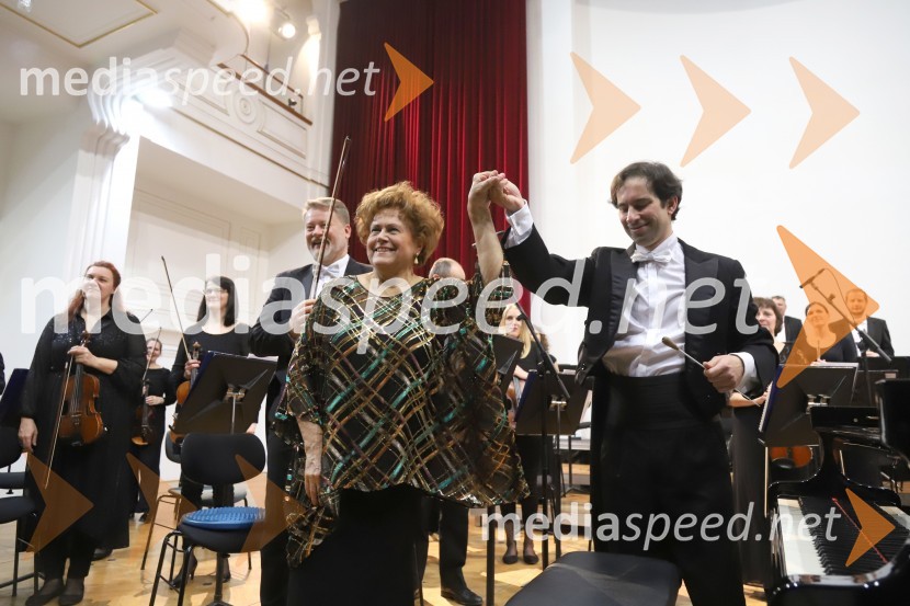  Saša Olenjuk, koncertni mojster;  Dubravka  Tomšič Srebotnjak, pianistka;  Simon Krečič, umetniški direktor Opere SNG Maribor4. koncert Simfoničnega cikla z Dubravko Tomšič Srebotnjak